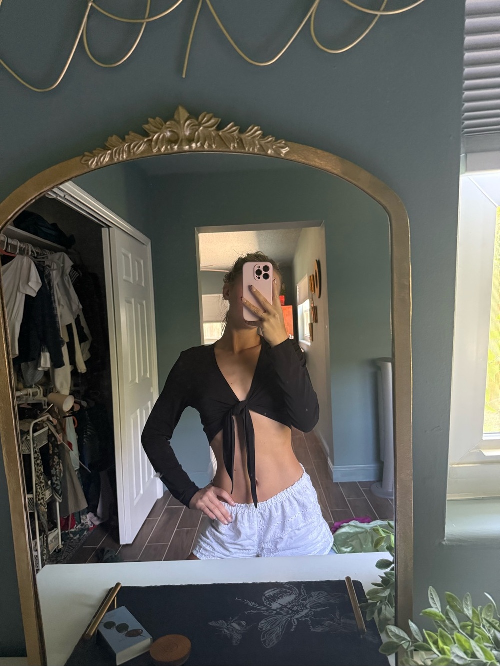 connected apparel Black Long-Sleeve Crop Top